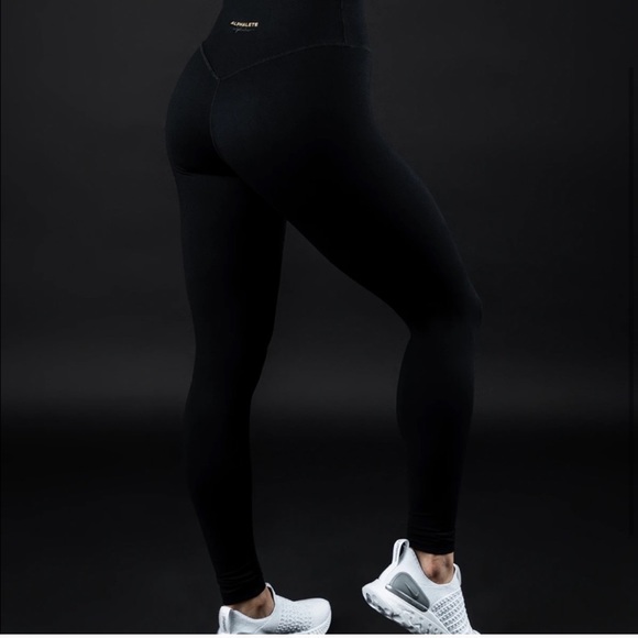are alphalete leggings true to size of cells